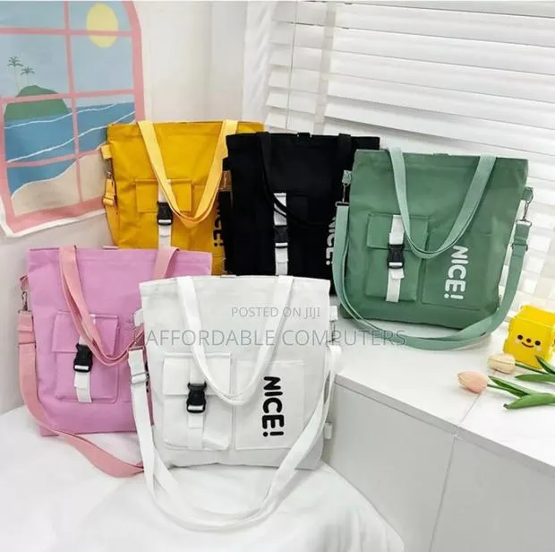 Student Canvas Shoulder Bag · Photo 1