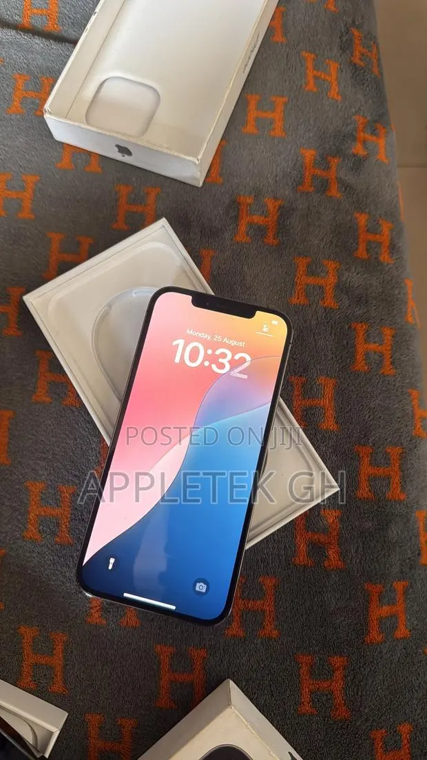 Apple iPhone 12 Pro Max 128 GB Graphite · Photo 1