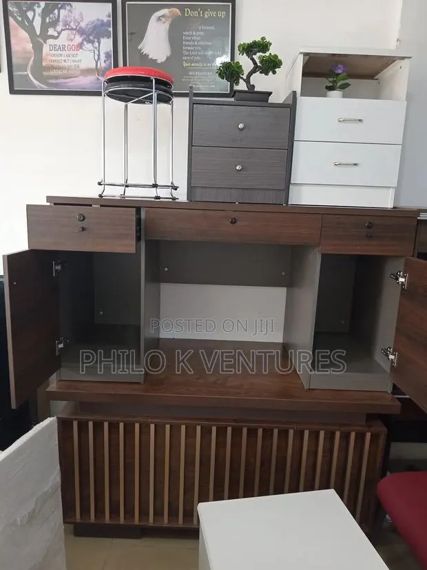 Executive Office Table · Photo 1