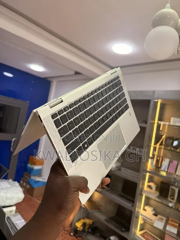 Laptop HP EliteBook x360 1030 G2 16GB Intel Core i7 SSD 256GB · Photo 1