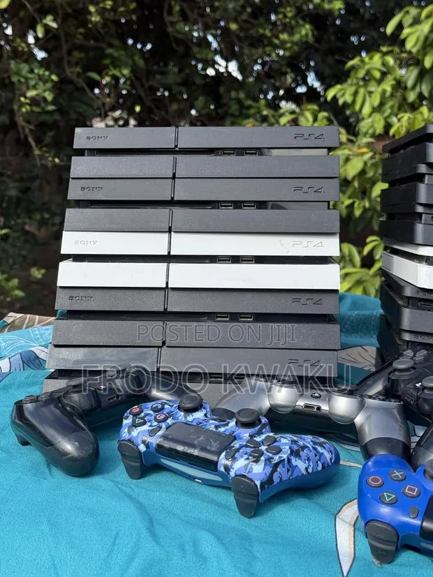 Sony PlayStation 4 Console (Standard) - 500gb/1tb With Controller · Photo 1