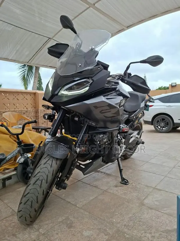 BMW 2024 Black · Photo 1