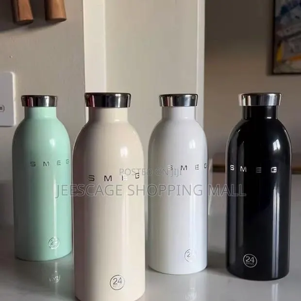 SMEG Bottles Insulated Water Bottle · Photo 1