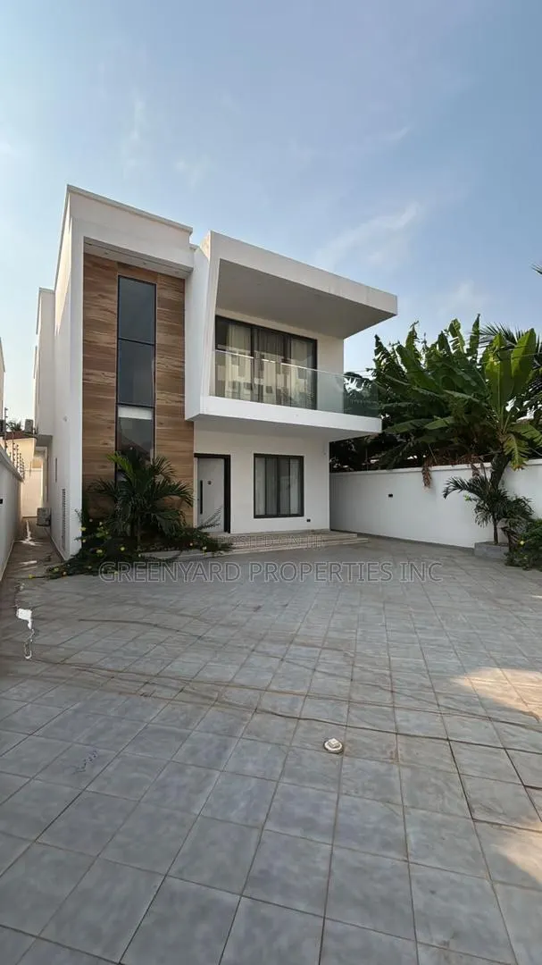 5bdrm House in A&C, East Legon for rent · Photo 1