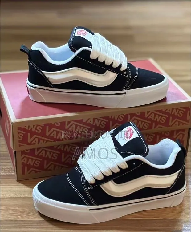 Vans Sneakers · Photo 1