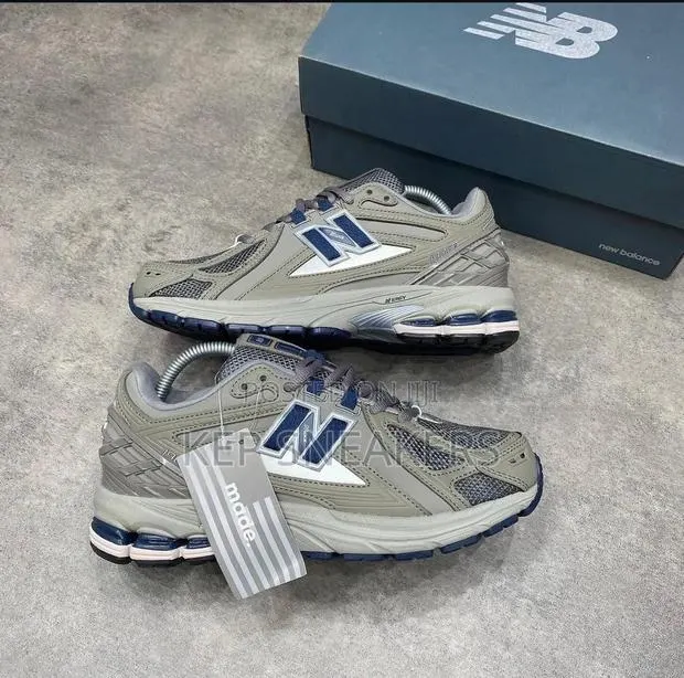 New Balance 1906r ‘Grey’ · Photo 1
