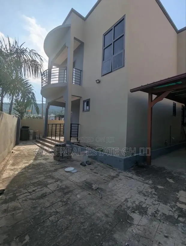 4bdrm House in Oyarifa, Ghana Flag for rent · Photo 1