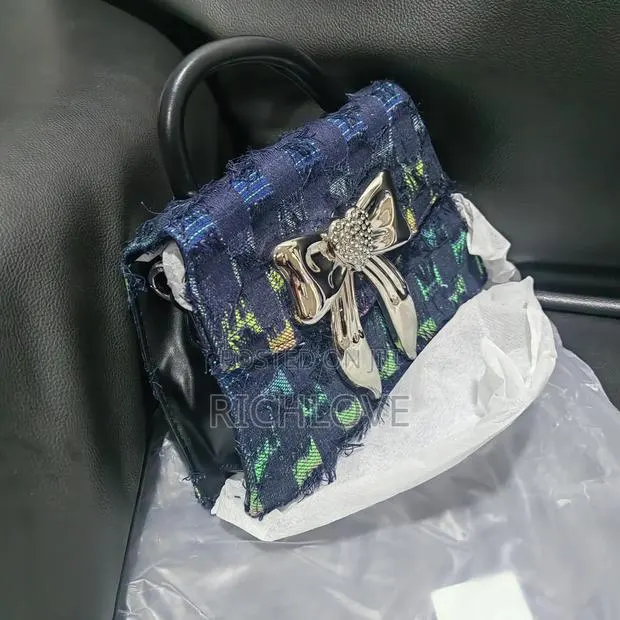 Elegant Hand Bag · Photo 1