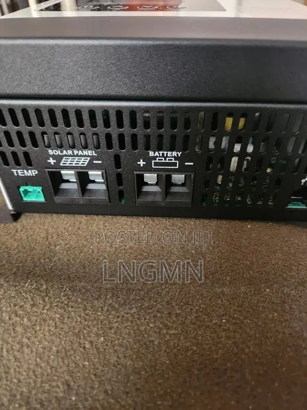 MPPT Solar Charge Controller · Photo 3