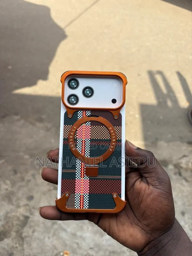 Oatsbasf Frameless Plaid Metal Case · Photo 1