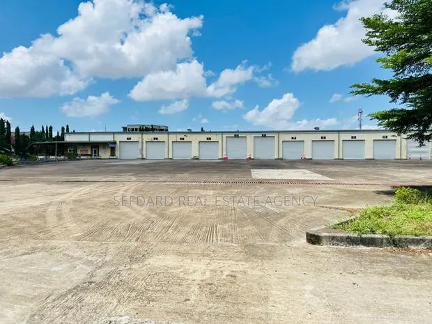 Quick Sale/– Warehouse On 5 Acres · Photo 1