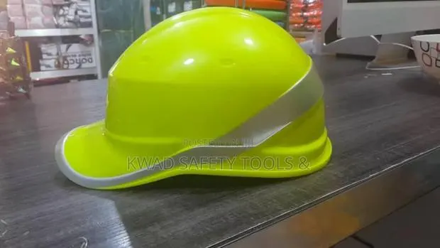 Reflective Safety Helmet · Photo 1