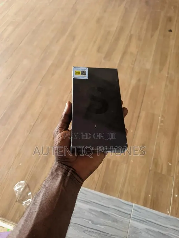 New Samsung Galaxy S22+ 5G 128 GB Black · Photo 1