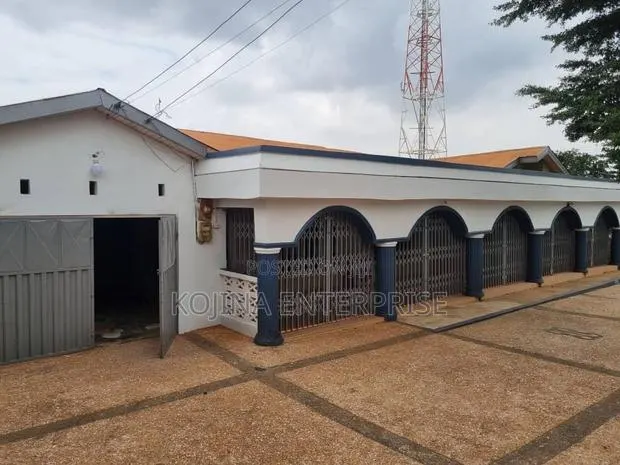 5bdrm House in Ahenema Kokoben, Kumasi Metropolitan for rent · Photo 1