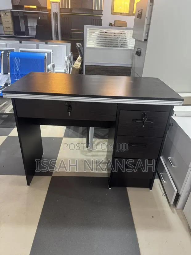 Office Desk · Photo 1