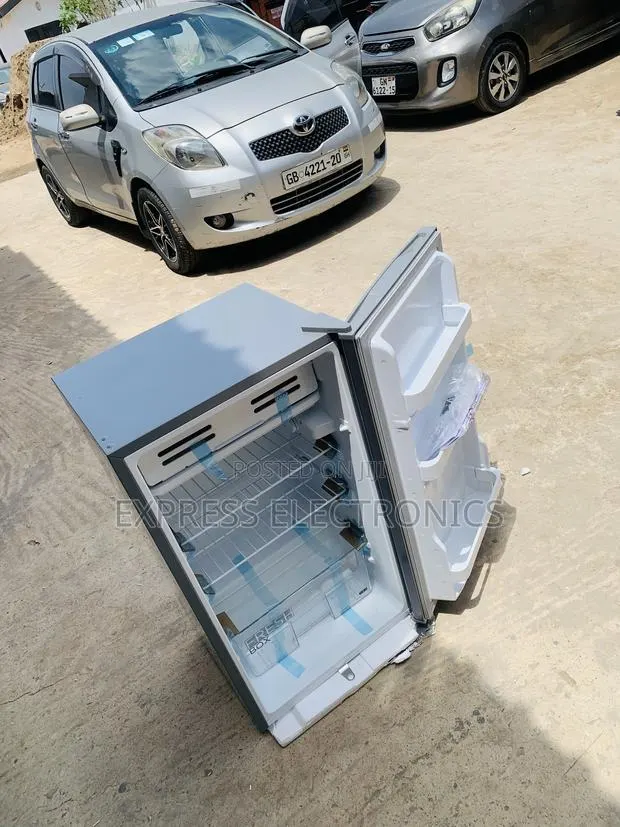 Long Lasting Effects Single Door Midea Fridge · Photo 1