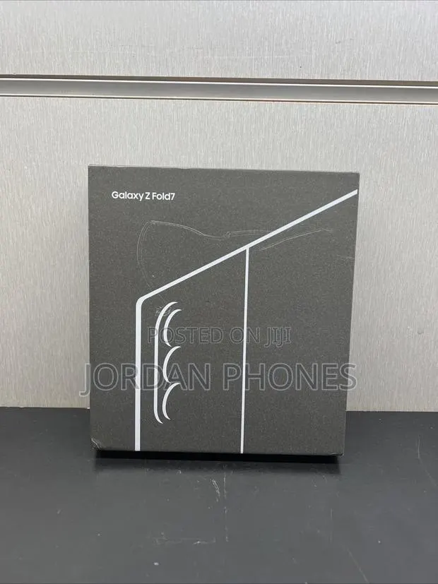 New Samsung Galaxy Z Fold7 512 GB Silver · Photo 1