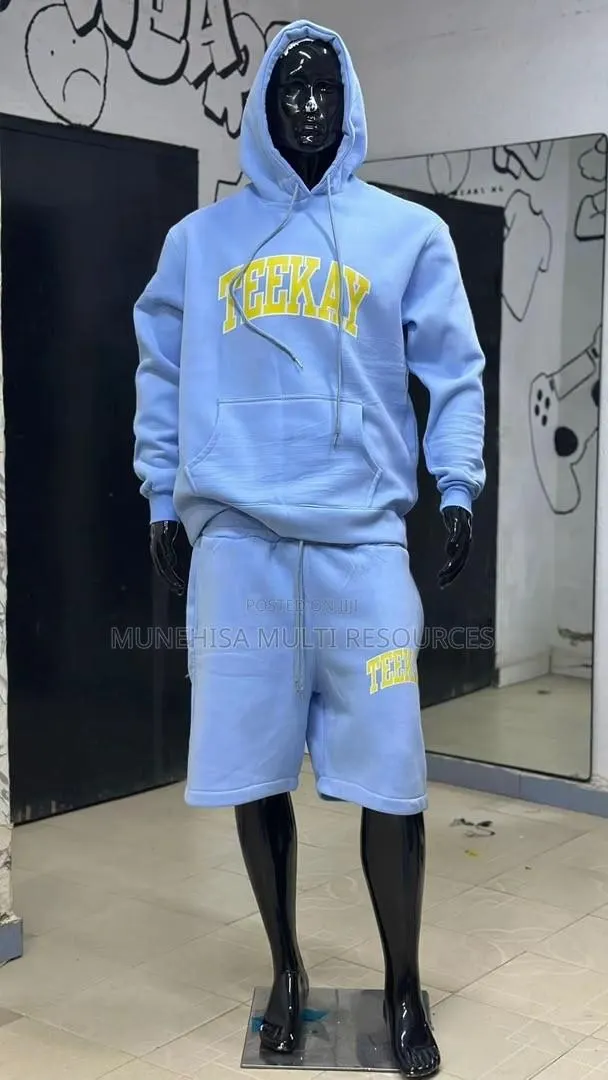 Track Suit · Photo 1
