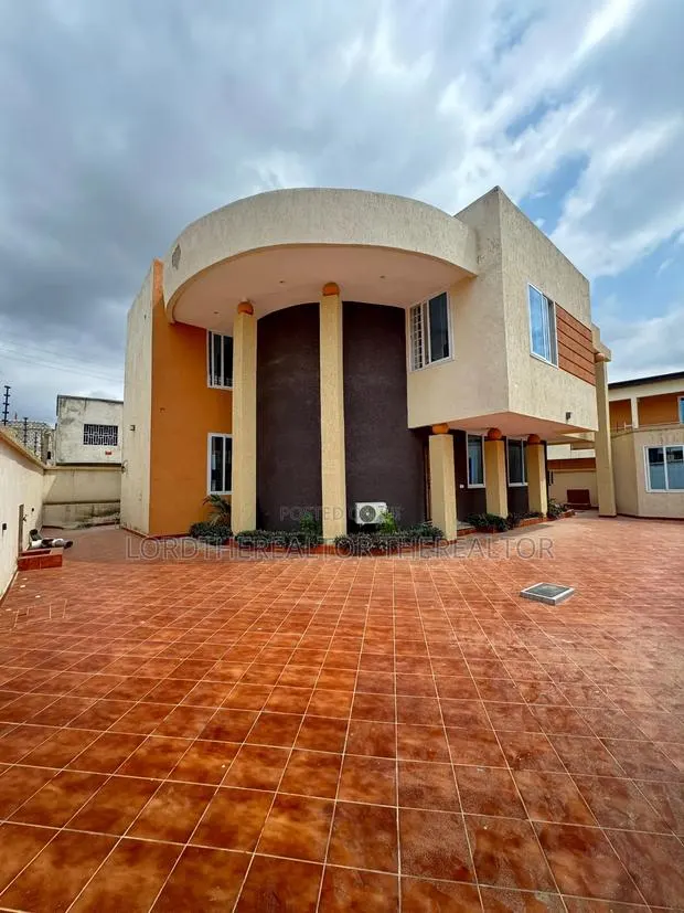 4bdrm Duplex in Pokuase for rent · Photo 1