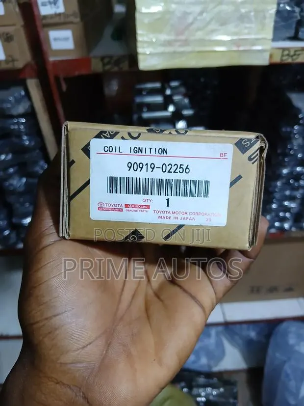 Toyota 4Runner Tundra RAV4 Ignition Coil · Photo 1
