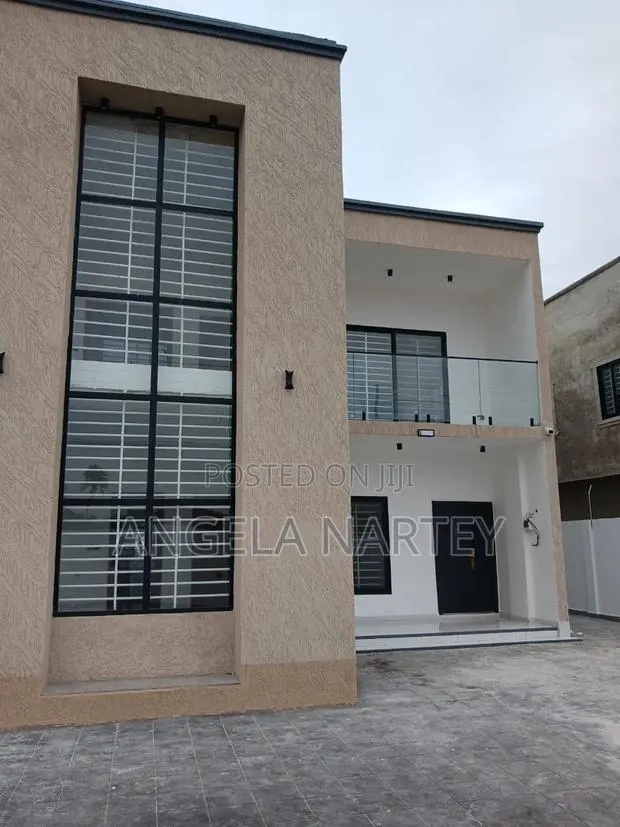 4bdrm House in Sakumono Estates, Accra Metropolitan for sale · Photo 1
