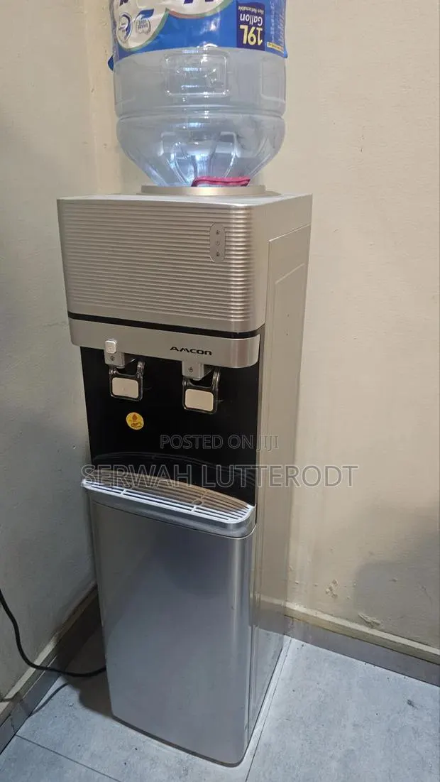 Cold and Hot Water Dispenser · Photo 1