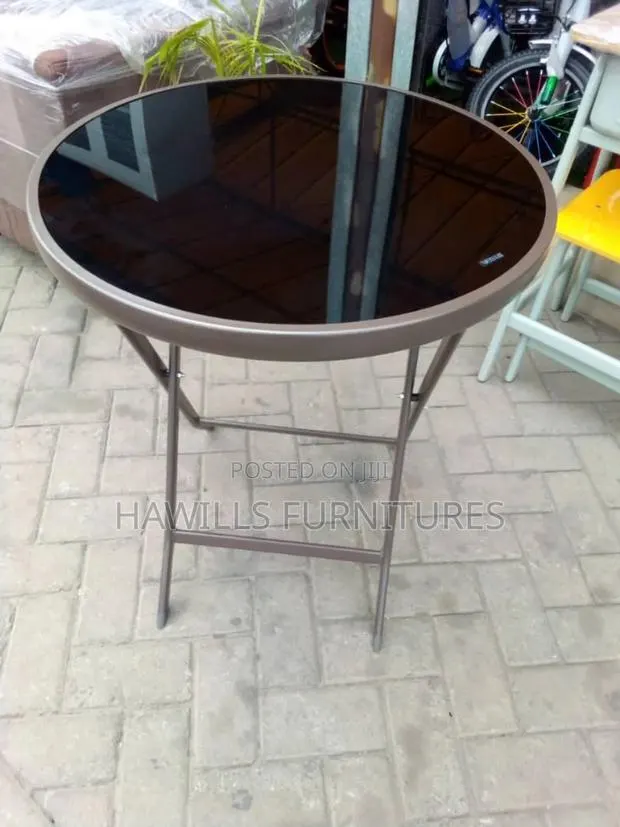 Round Foldable Table · Photo 1