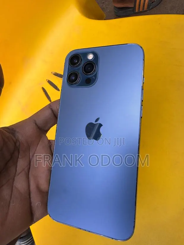 Apple iPhone 12 Pro Max 128 GB Blue · Photo 1