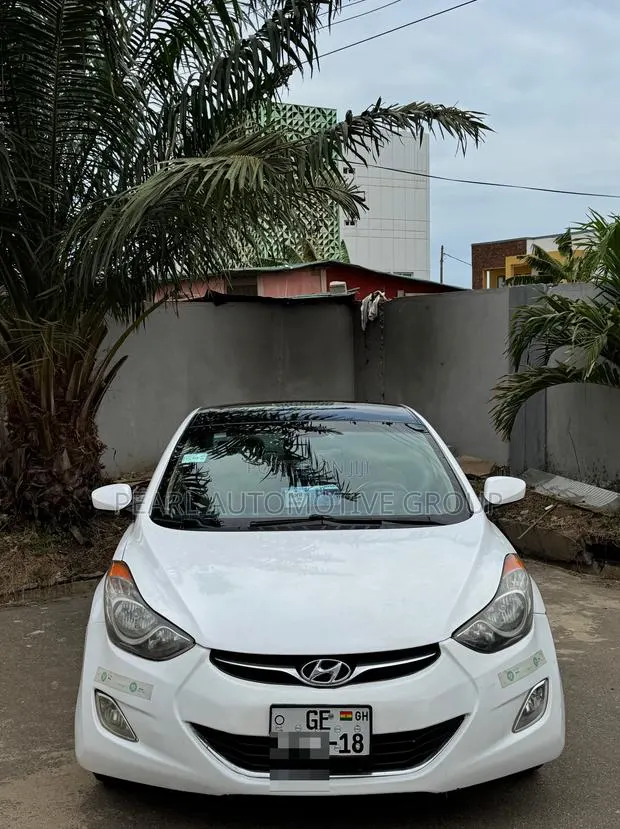 Hyundai Elantra 2013 White · Photo 1