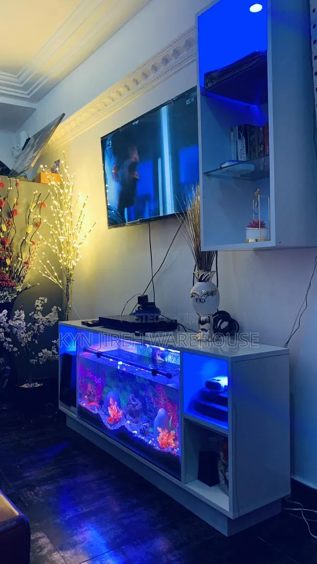 Debbie’S Tv Stand Aquarium With 10 Live Fishes · Photo 1