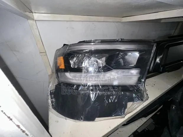 Dodge RAM 1500 2019 2020 2021 2022 2023 Headlight LED · Photo 1