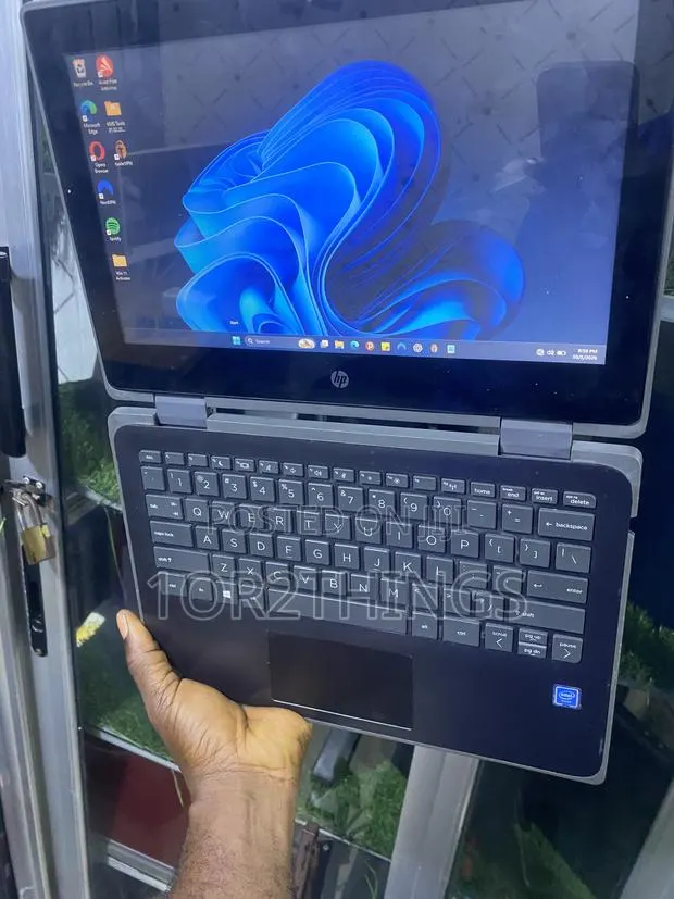 Laptop HP 4GB Intel SSD 128GB · Photo 1