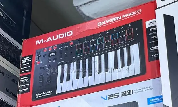 M-Audio Oxygen 25 Studio Keyboard · Photo 1