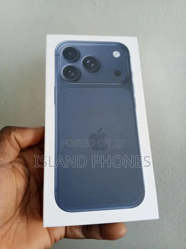 New Apple iPhone XR 128 GB Blue · Photo 1