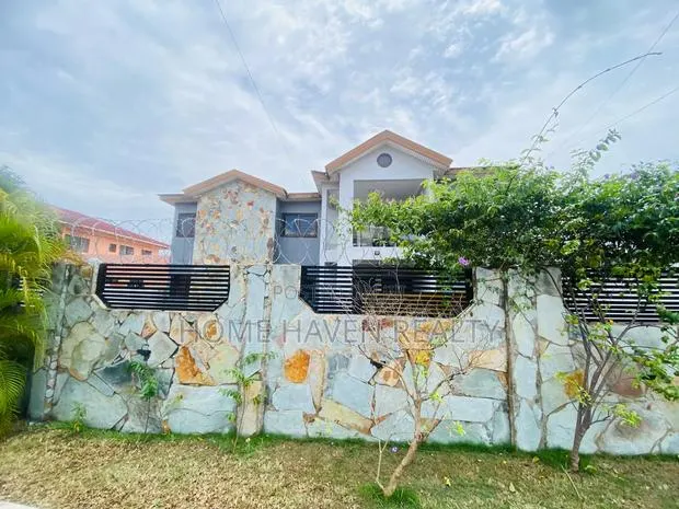 0.12 Acre Land/House for Sale at Dzorwulu · Photo 1