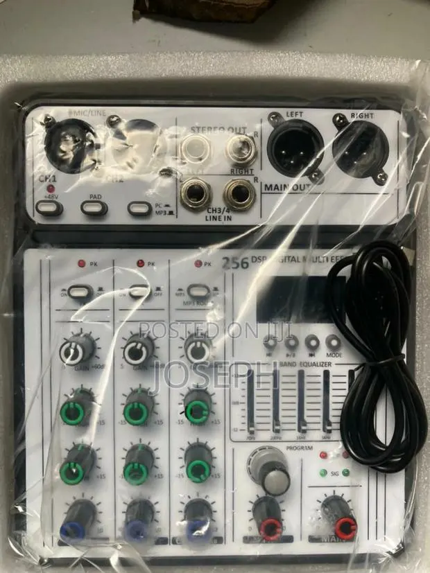 4 Channels Mixer Type 2 · Photo 1