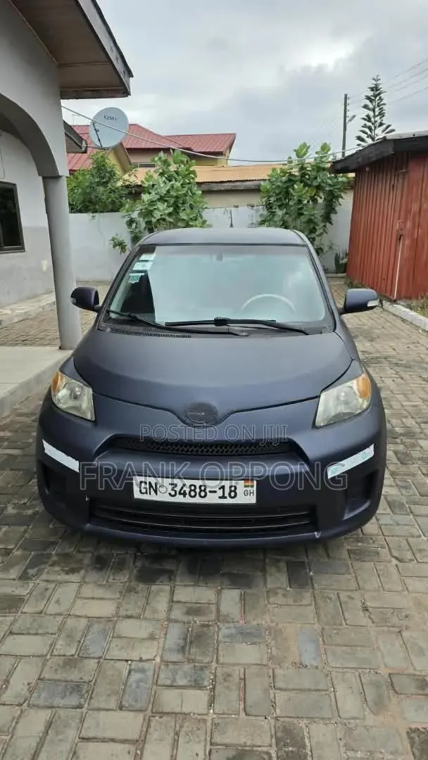 Scion xD Base 2014 Black · Photo 1