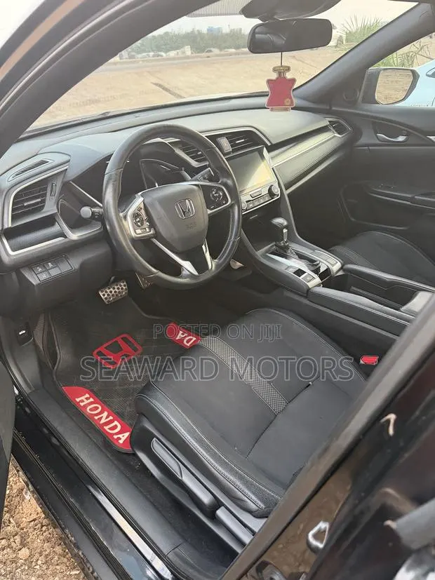 Honda Civic Sport 2021 Black · Photo 1