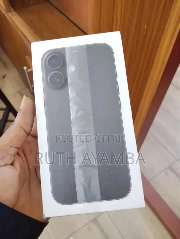 New Apple iPhone 16 256 GB Black · Photo 1