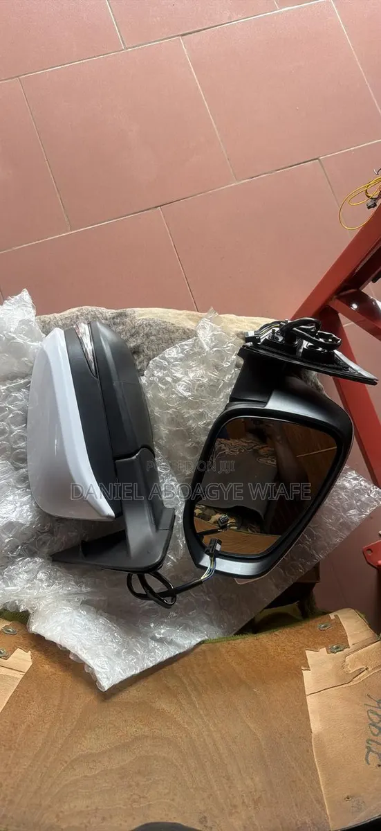 Highlander 2018 Side Mirrors (With Light) · Photo 1