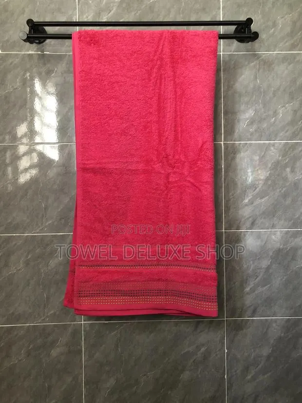 Hot Pink Bath Towel · Photo 1
