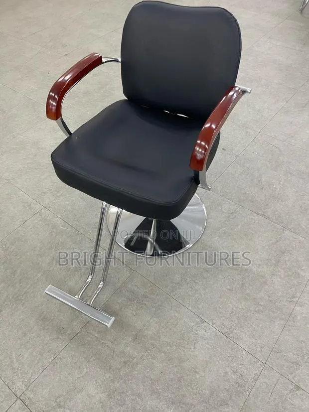 Barbering Chair( Salon Chair) · Photo 1