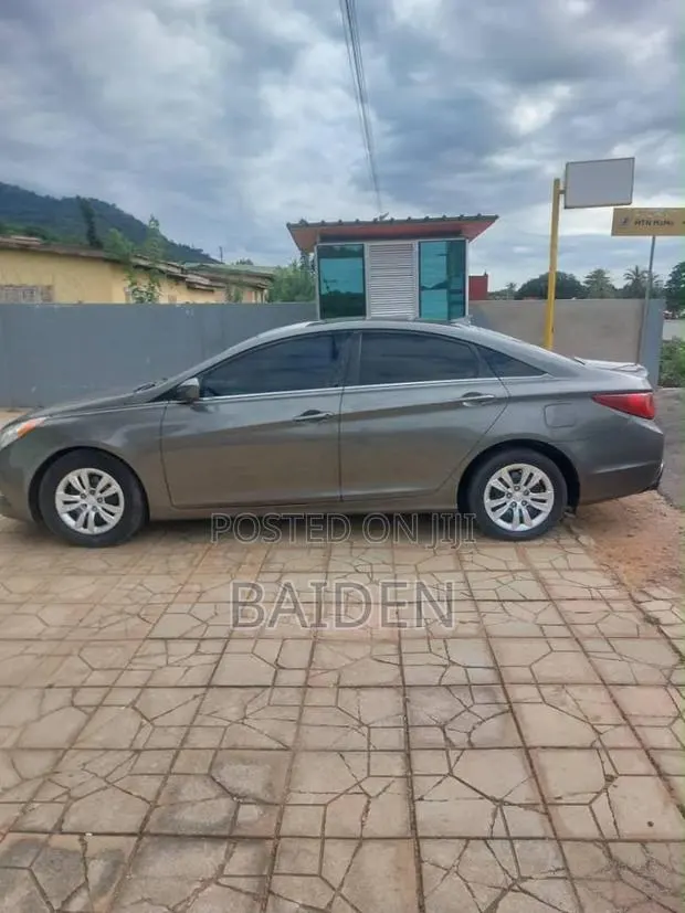 Hyundai Sonata Limited 2.0T Sedan (2.0L 4cyl 6A) 2013 Green · Photo 1