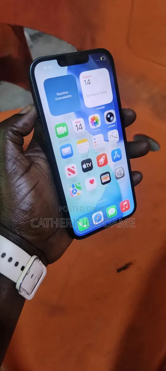 Apple iPhone 13 128 GB · Photo 1