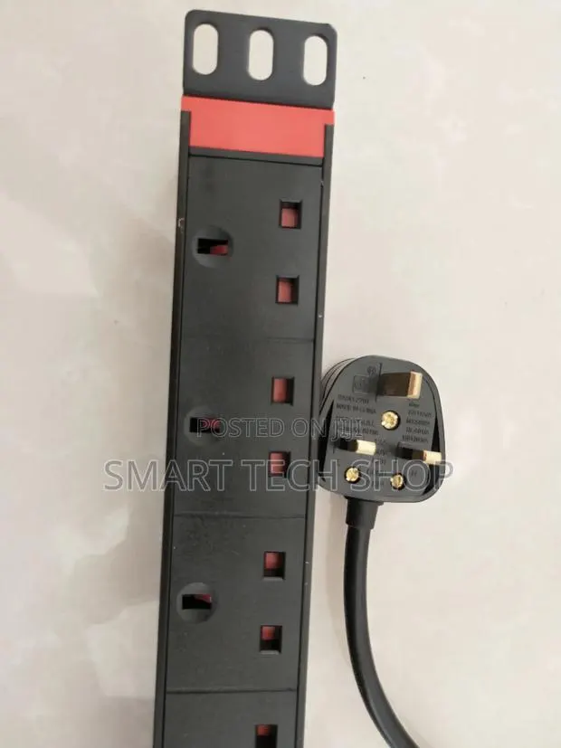 Power Distribution Unit For Server Cabinets Or Networking Racks Uk 10p · Photo 1