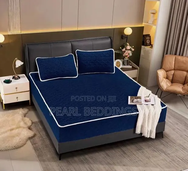 Quality Beautiful Comfy Fluffy Waterproof Bed Cover With 2 Pillowcases · Photo 1