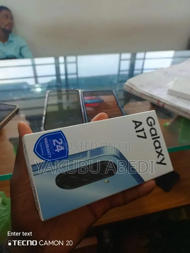 New Samsung Galaxy A17 128 GB Blue · Photo 1