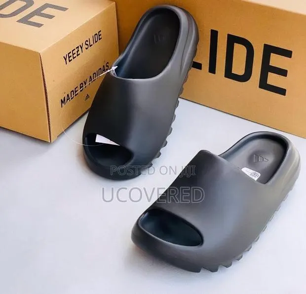 Yeezy Unisex Slides Slippers · Photo 1