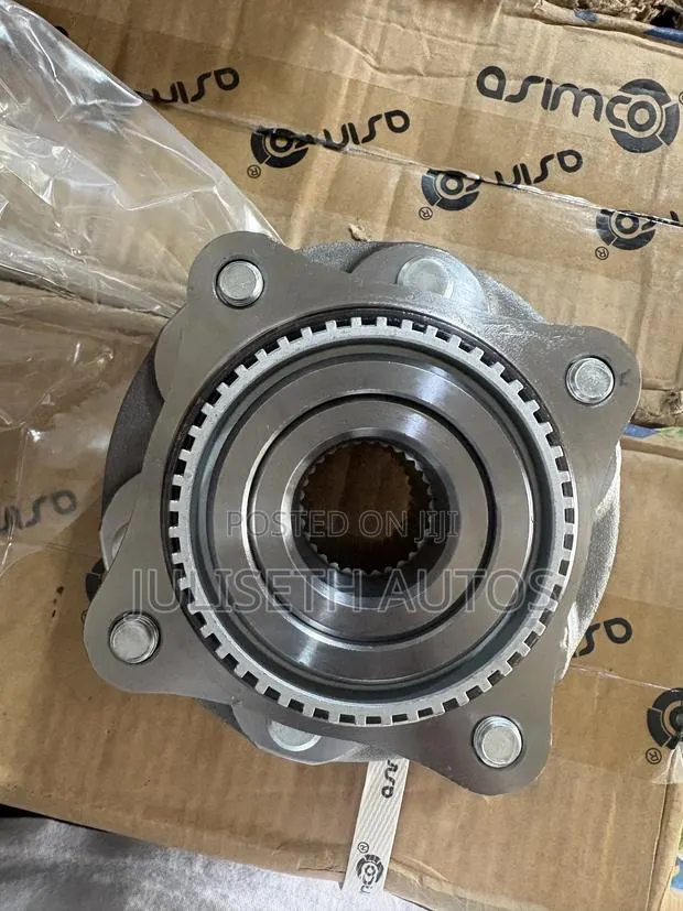 Toyota Hilux/ Vigo and Fortuna Front Wheel Hub · Photo 1