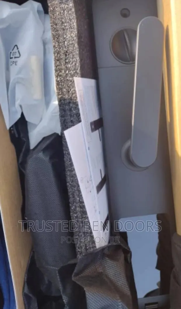 Paladin Smart Door Locks [Fingerprint+Swipe Card+Passcode] · Photo 1